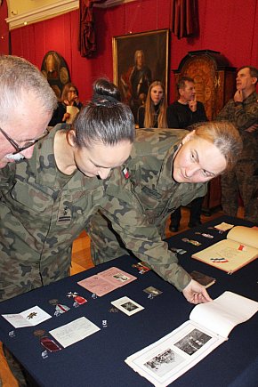 Muzeum w Lesznie otrzymało pamiątki po żołnierzu-11416