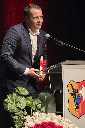 11 listopada w Teatrze Miejskim w Lesznie-11547