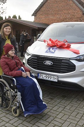 Nowy bus dla ŚDS w Kąkolewie-11575