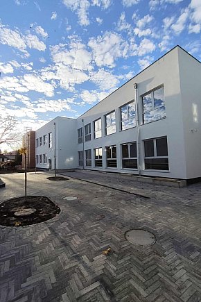 Rozbudowa szkoły w Wilkowicach na finiszu-11607