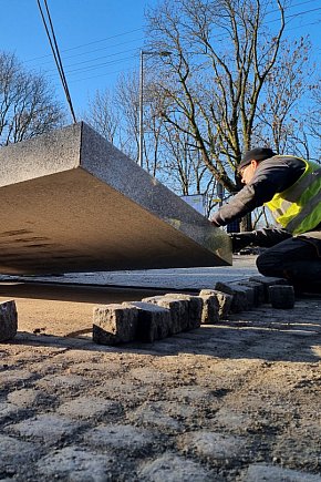 Stawianie Pomnika 55. Pułku Piechoty przed ZST-11769