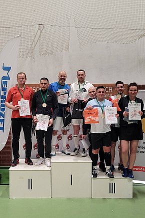 Rywalizowali w VI Mistrzostwach Leszna w Badmintonie-11861