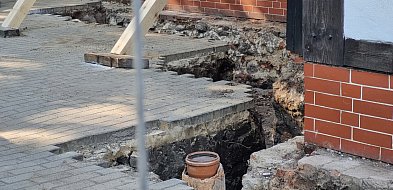 Nie bez powodu odsłonili fundamenty (zdjęcia, film)
