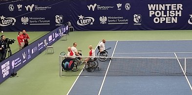 Teniści na wózkach w pokazowym meczu na kortach w Lesznie (zdjęcia, film)