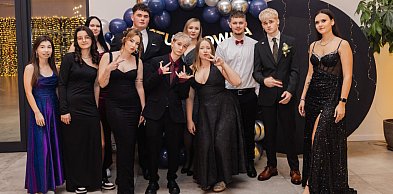 Studniówkę TEB Edukacja przygotowali uczniowie i rodzice (zdjęcia)