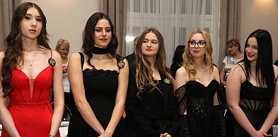 Studniówka Zespołu Szkół Rolniczo-Budowlanych w Lesznie (zdjęcia)