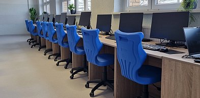 Takiej pracowni komputerowej nie ma żadna szkoła w Lesznie (zdjęcia, film)