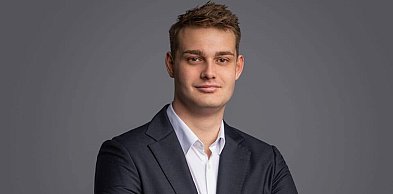 Radny Leszna utknął w Dubaju: "Nad miastem regularnie słychać myśliwce"