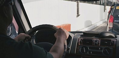 Wyprzedzanie przed przejściem dla pieszych – obowiązki dla kierowców