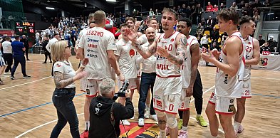 Wielkie emocje w Trapezie. Koszykarze Novimex Polonii grali z Notecią (zdjęcia)