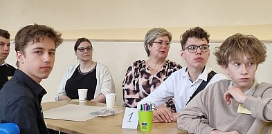 Młodzież i dorośli rozmawiali o bezpieczeństwie tych pierwszych (zdjęcia)