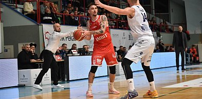 W czwartkowy wieczór koszykarze Novimex Polonii podejemują drużynę z Opola