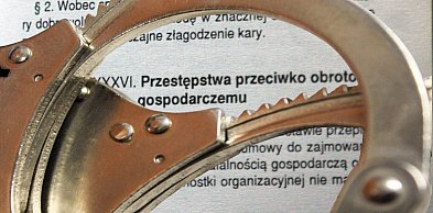 Były prezes spółki tymczasowo aresztowany za finansowe przekręty (film)