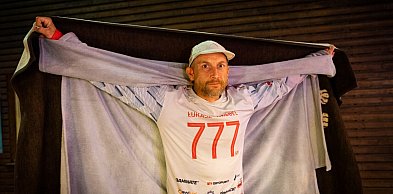 Kolejna wygrana biegacza w Belgii. Do rekordu zabrakło... rywala (zdjęcia)