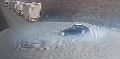 Ostre sankcje za driftowanie. Młody kierowca stracił prawo jazdy (film)