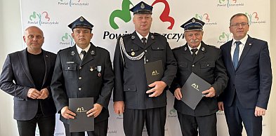 Pieniądze dla Ochotniczych Straży Pożarnych w powiecie (zdjęcia)