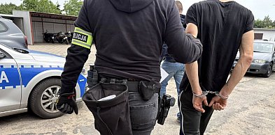 Grożąc nożem uprowadził byłą partnerkę. Był z nią nieletni syn (zdjęcia)