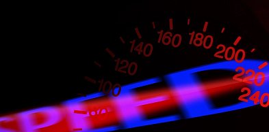 Na S5 jechał z prędkością 212 km/h. Wszystko się nagrało (film)
