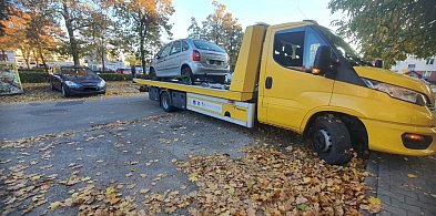 Trwa akcja usuwania samochodowych wraków z ulic Leszna (zdjęcia)-79542