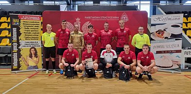 Strażacy - piłkarze walczyli w Lesznie o awans do finału (zdjęcia)-79865