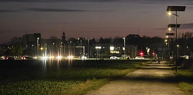 Lampy solarne na Antonińskiej w Lesznie. Mieszkańcy sobie chwalą-80033