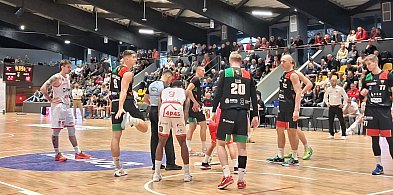 Ligowe emocje w Trapezie. Dwa domowe mecze koszykarzy Novimex Polonii-80087