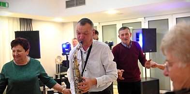 Seniorzy z Krzemieniewa świętowali swój dzień tanecznie (zdjęcia)-80135