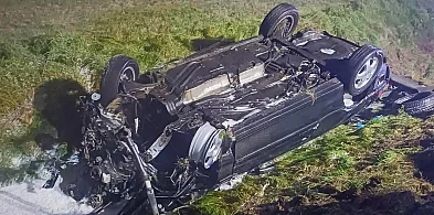 Auto dachowało. Kierowca miał ponad 2 promile, pasażerowie też pili-80183