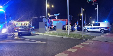 Zderzenie 2 samochodów. Są utrudnienia w ruchu (zdjęcia)-80315