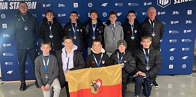 Z Orlika na Stadion. Szkoła z Leszna z brązowymi medalami-80360