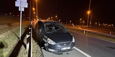 Na drodze S5 ford wjechał w barierę. Kierowca był reanimowany (zdjęcia)-80387