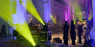 Wieczór Uwielbienia rozświetlił leszczyńską farę (zdjęcia, film)-80588