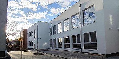 Gdy inni zamykają szkoły, w Wilkowicach trwa rozbudowa (zdjęcia)-80706