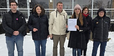 Rodzice uczniów SP nr 1 w Lesznie mają nowy pomysł na ratowanie szkoły-80739