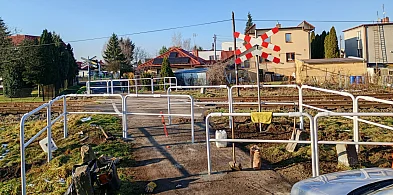 Zmiany na przejeździe kolejowym w Lesznie. Zostało tylko przejście-81018