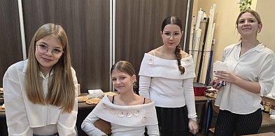 W Szkole Podstawowej nr 5 w Lesznie dzielili się dobrem (zdjęcia)-81135