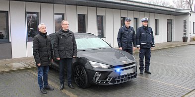 Nowy wóz policji w Lesznie już łapie piratów drogowych (zdjęcia, film)-81171