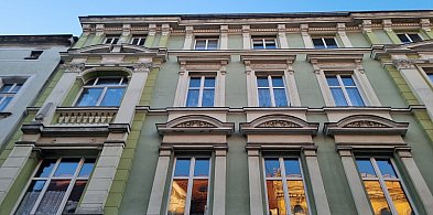 Takich okien nie ma żadna miejska kamienica w Lesznie (zdjęcia)-81585