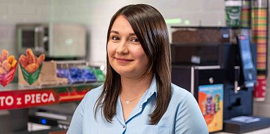 Jak dbać o pozytywne opinie klientów Żabki? Wystrój, obsługa a może marketing?-81751