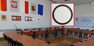 Wierzą w Słońce, chcą aby ich symbol wisiał w Urzędzie Miasta Leszna-82297