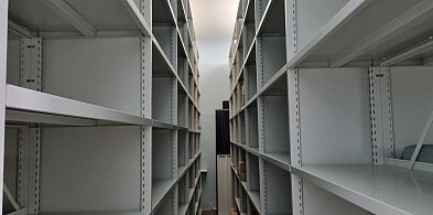 Pod obstawą ochrony wywożą z Leszna akta archiwum (zdjęcia, film)-82363