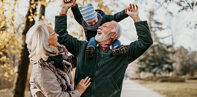 Jeszcze w weekend można składać życzenia babciom i dziadkom!-82441