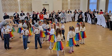 Życzenia dla Babć i Dziadków z Koła nr 11 w Rydzynie (zdjęcia, film)-82594