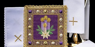 Kielichy i Pateny na Boże Narodzenie: Jak Wybrać Najpiękniejsze?-82597