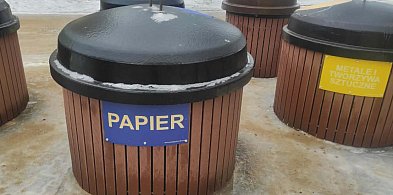 Kobieta wpadła do kontenera na śmieci. Strach pomyśleć, co by było, gdyby...