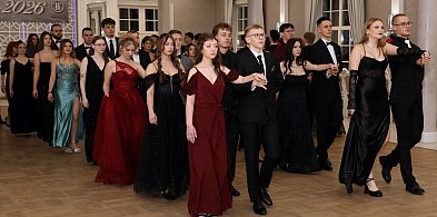 Studniówka ZSE-T w Lesznie. Do matury zostało 88 dni (zdjęcia, film)