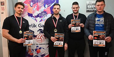 Pięć tygodni zmagań w darta na Orliku w Garzynie (zdjęcia)