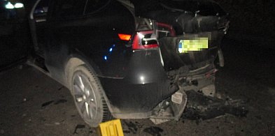 Najechał na tył Tesli, zapłacił mandat. Na szczęście... (zdjęcia)