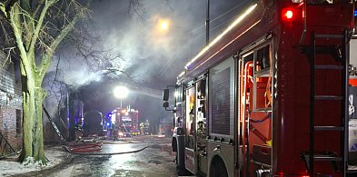 Pożar w Kąkolewie. W akcji aż 13 zastępów straży pożarnej (zdjęcia)