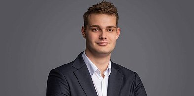 Radny Leszna utknął w Dubaju: "Nad miastem regularnie słychać myśliwce"